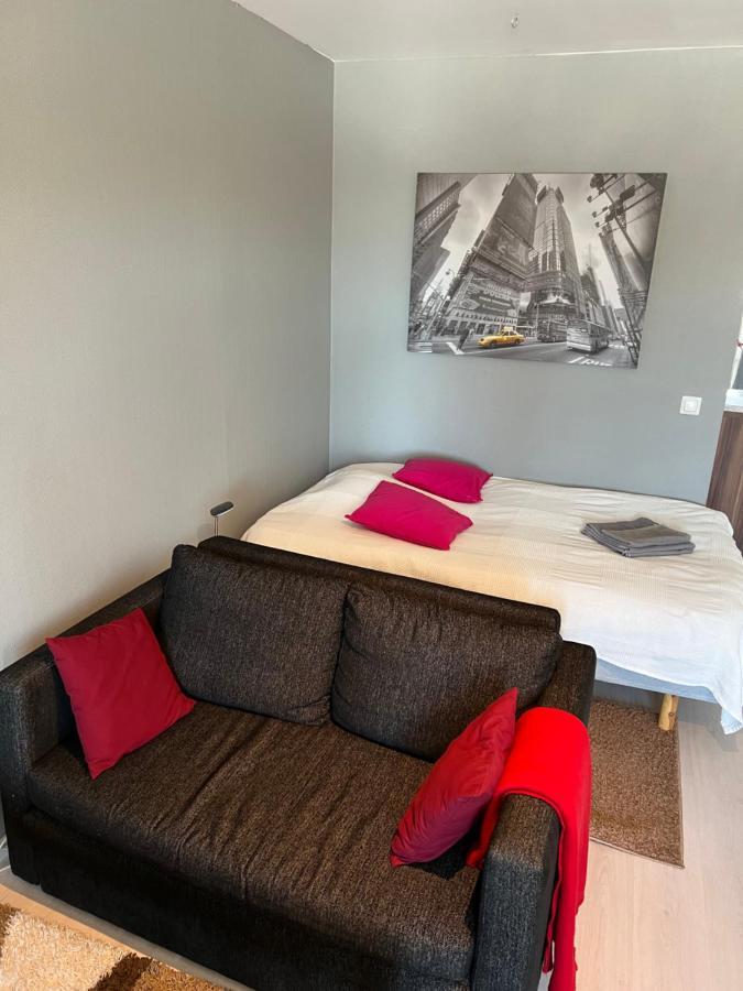 Kemi City L Near Snowcastle, 2 Rooms, Kitchen, Glazed Balcony, Free Parking On Street Extérieur photo